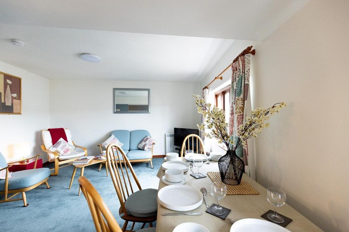 Katherines Court - Spacious Apartment With Rolling Hill Views Kendal Buitenkant foto